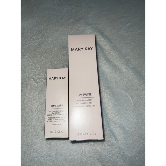 Mary Kay timewise daytime defender & 4-in-1 cleanser - Picture 1 of 2